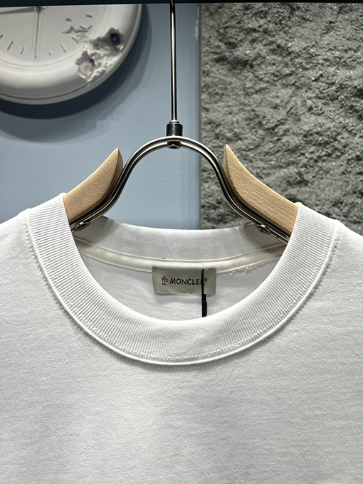 モンクレールコピー新しいビーズプリント半袖Tシャツ