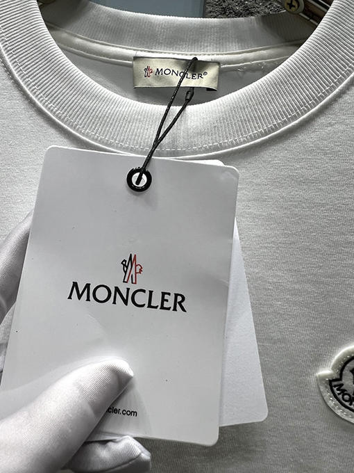 モンクレールコピー新しいビーズプリント半袖Tシャツ