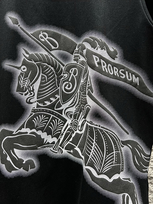 バーバリー新しい軍馬シリーズの半袖Tシャツ