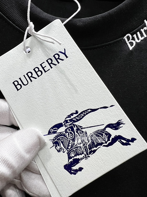 バーバリー新しい軍馬シリーズの半袖Tシャツ
