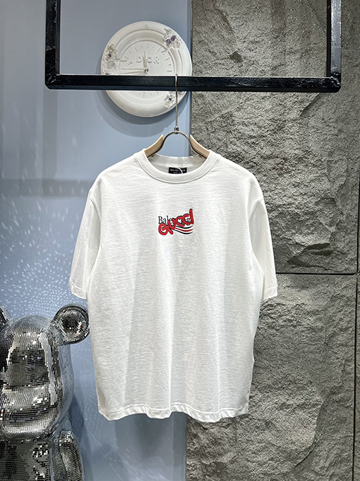 バレンシアガXグッチコラボコレクション幻のアルファベットTシャツ