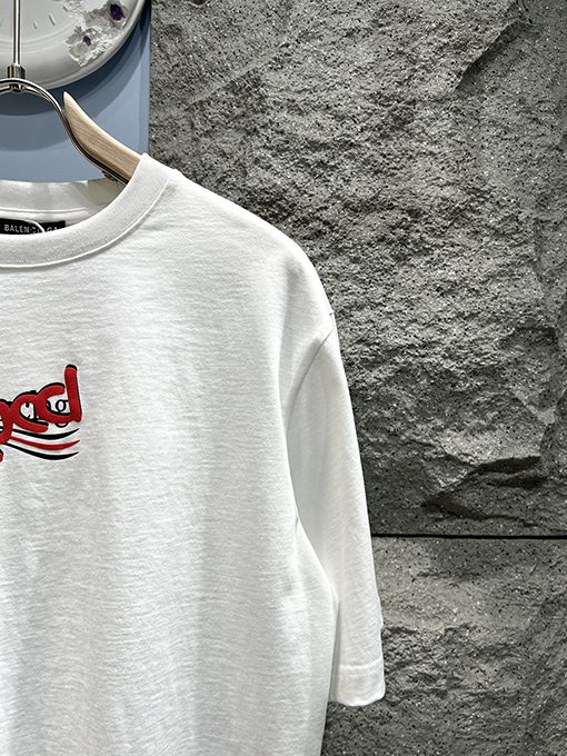 バレンシアガXグッチコラボコレクション幻のアルファベットTシャツ