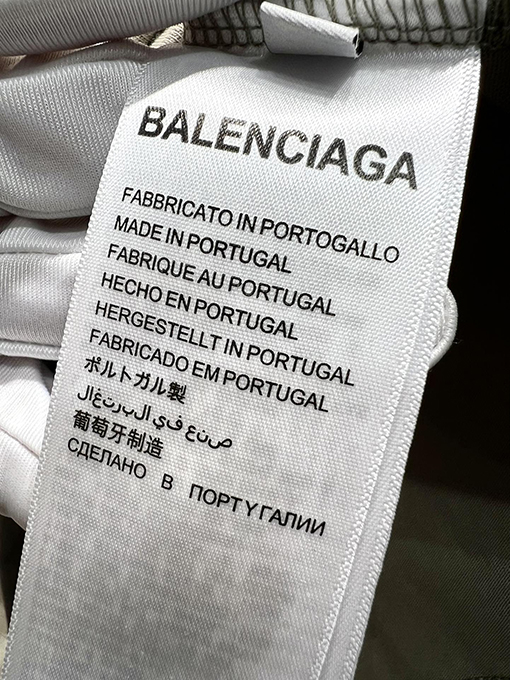 バレンシアガXグッチコラボコレクション幻のアルファベットTシャツ