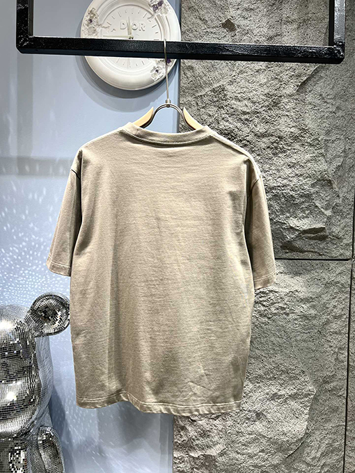 バレンシアガXグッチコラボコレクション幻のアルファベットTシャツ