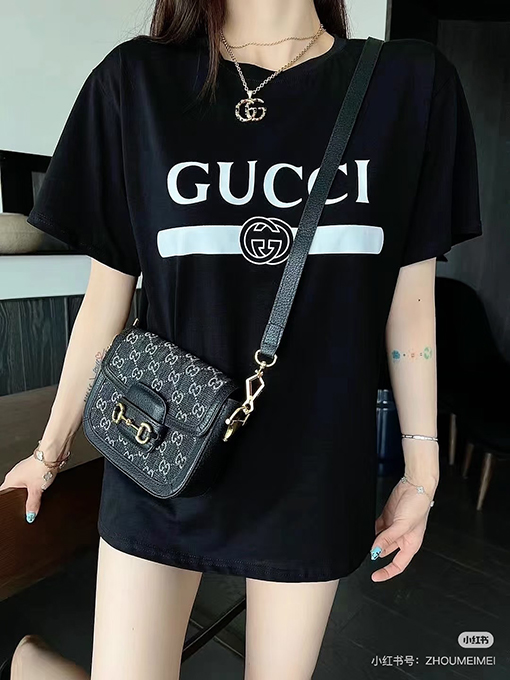 グッチ新しいプリントロゴ半袖Tシャツ