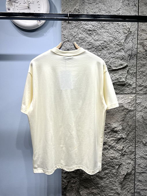 グッチ新しいプリントロゴ半袖Tシャツ