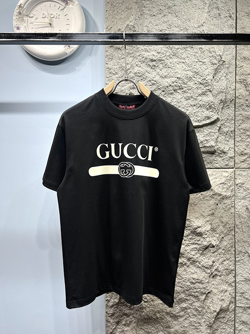 グッチ新しいプリントロゴ半袖Tシャツ
