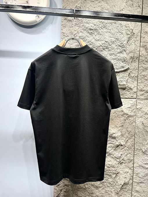 グッチ新しいプリントロゴ半袖Tシャツ