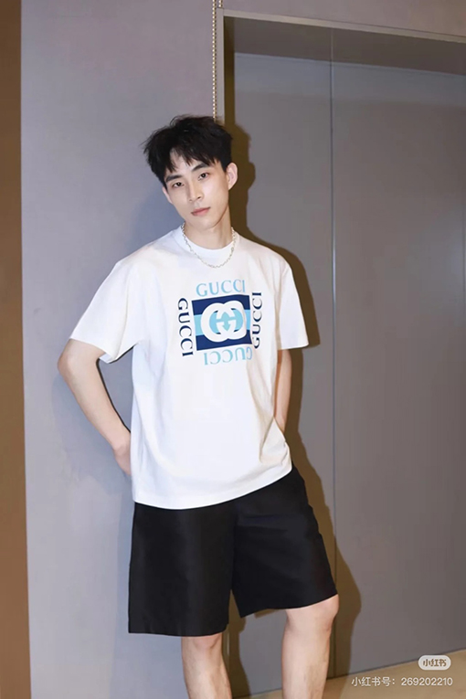 グッチ新しいロゴプリント半袖Tシャツ