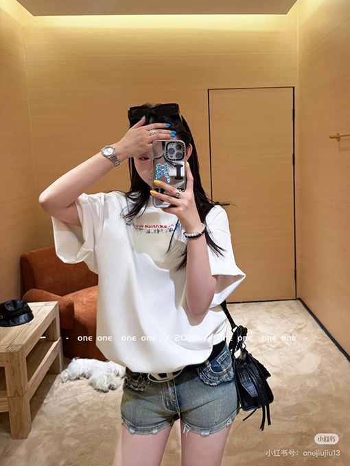 アレキサンダーワン新しい欠けた文字の半袖Tシャツ