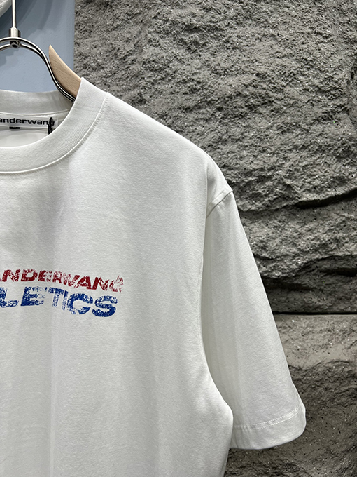 アレキサンダーワン新しい欠けた文字の半袖Tシャツ