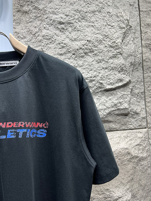 アレキサンダーワン新しい欠けた文字の半袖Tシャツ