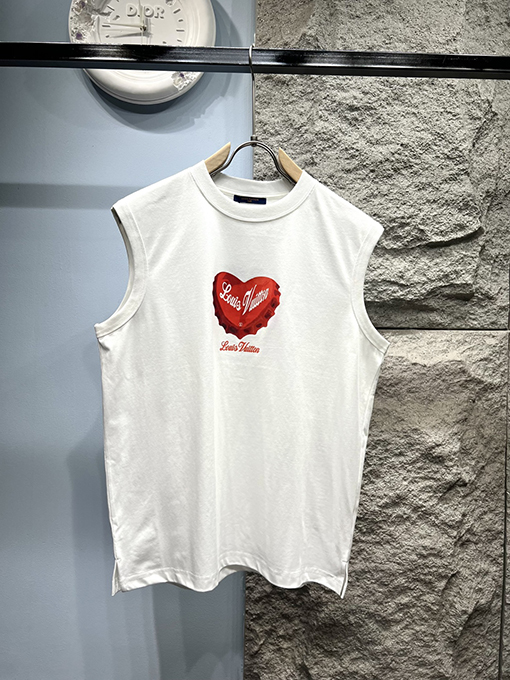 ルイヴィトン新しい愛のロゴ半袖Tシャツ