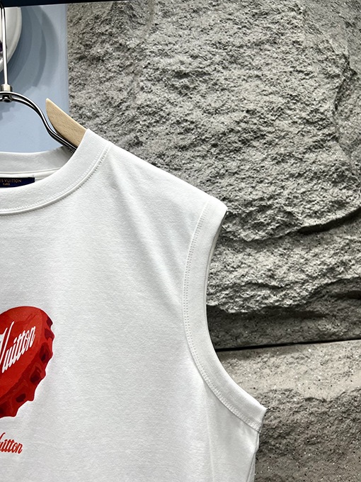 ルイヴィトン新しい愛のロゴ半袖Tシャツ