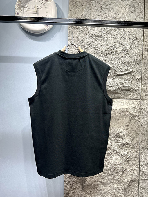 ルイヴィトン新しい愛のロゴ半袖Tシャツ