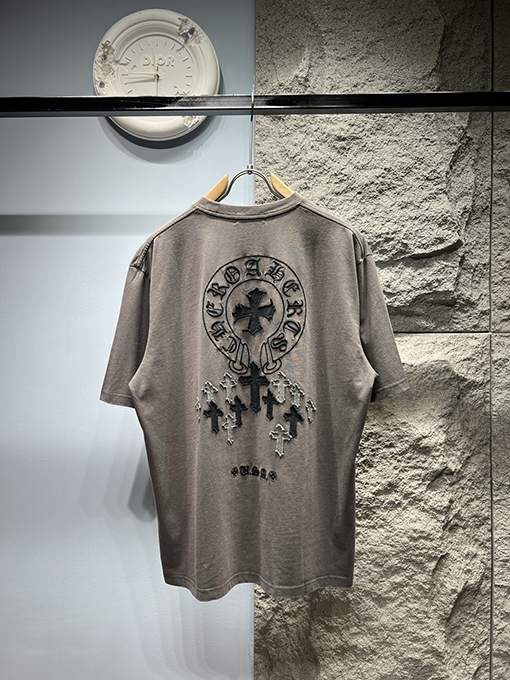 クロムハーツ新しい刺繍Tシャツ