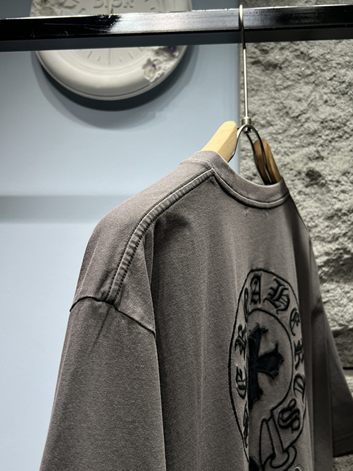 クロムハーツ新しい刺繍Tシャツ