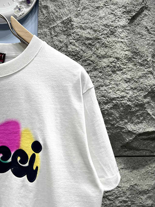 グッチ新しいレンダリング布刺繍半袖Tシャツ