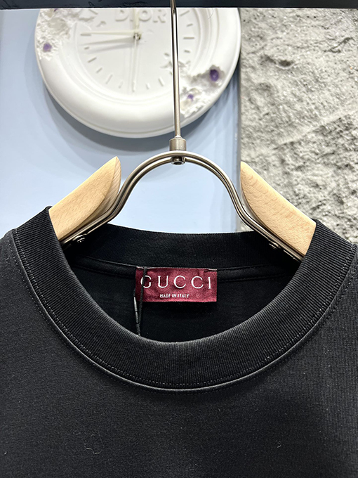グッチ新しいレンダリング布刺繍半袖Tシャツ