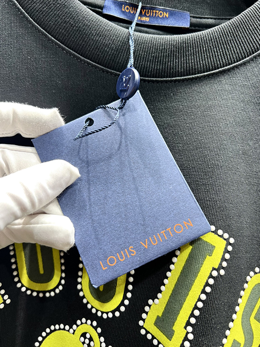 ルイヴィトンスーパーコピー新しい萌え犬の掌印半袖Tシャツ