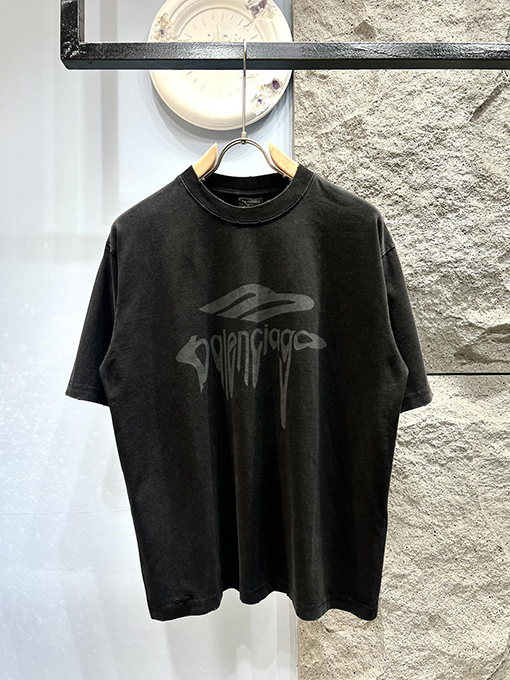 バレンシアガ新しいM字プリントの擦り切れた半袖Tシャツ