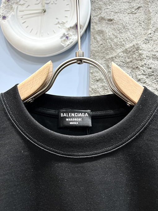 バレンシアガ新しい音符半袖Tシャツ