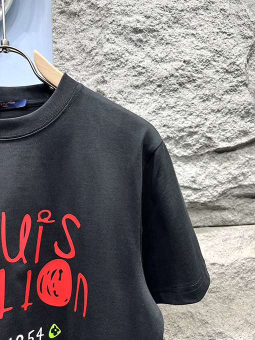 ルイヴィトンスーパーコピー新しい漫画のアルファベット半袖Tシャツ