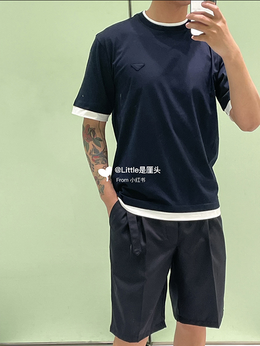プラダコピー偽の2つのロゴロゴルーズ半袖Tシャツ