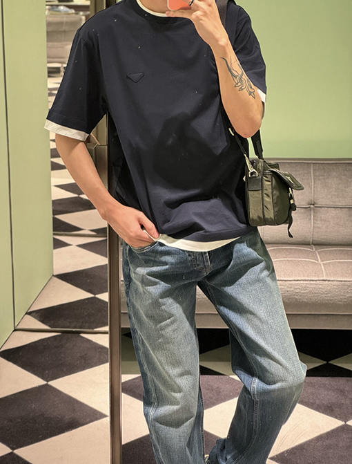 プラダコピー偽の2つのロゴロゴルーズ半袖Tシャツ
