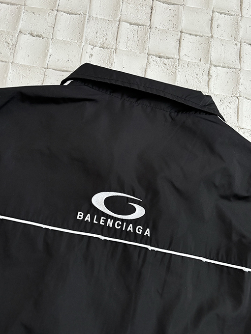 バレンシアガバーのストライプのジャケット