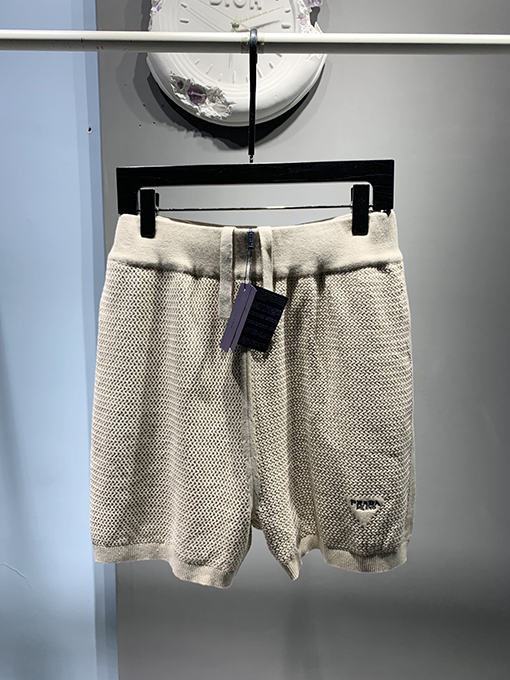 プラダ新しいシルクメッシュパンツ