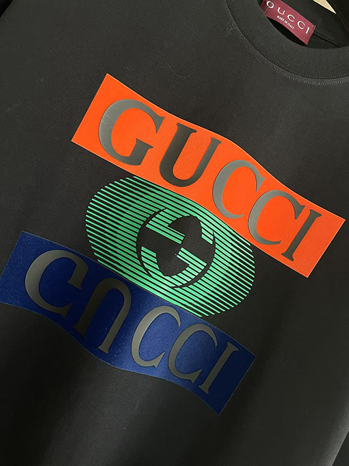 グッチ新しいダブルGミラーロゴラウンドネックTシャツ