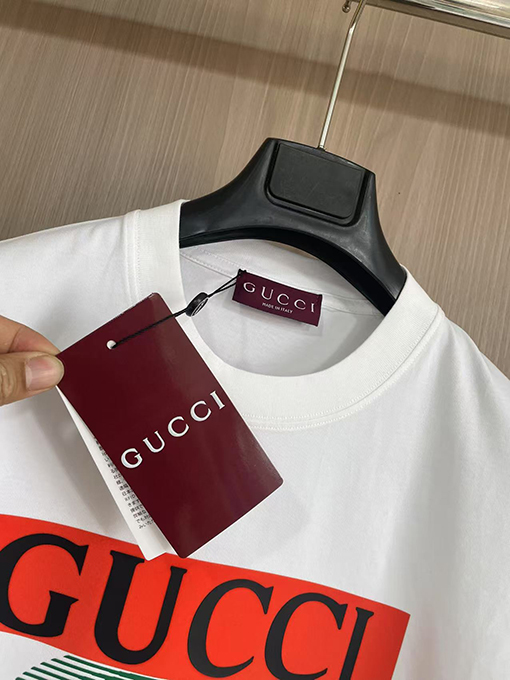 グッチ新しいダブルGミラーロゴラウンドネックTシャツ