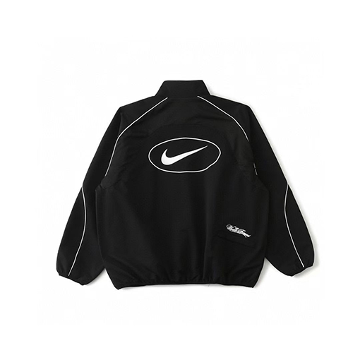 シュプリームコピー x Nike コラボコレクション袖口の刺繍ロゴジャケット