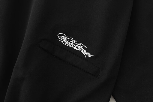 シュプリームコピー x Nike コラボコレクション袖口の刺繍ロゴジャケット
