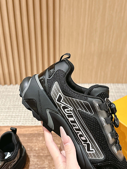 ルイヴィトンRunner Tatic 25Ss スニーカー