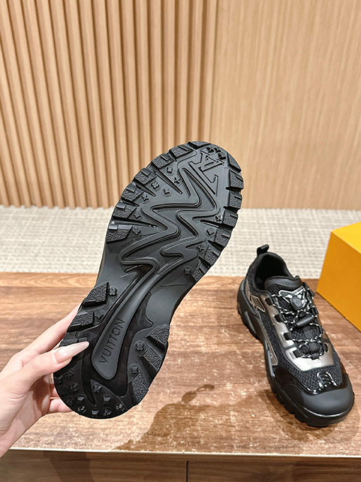 ルイヴィトンRunner Tatic 25Ss スニーカー