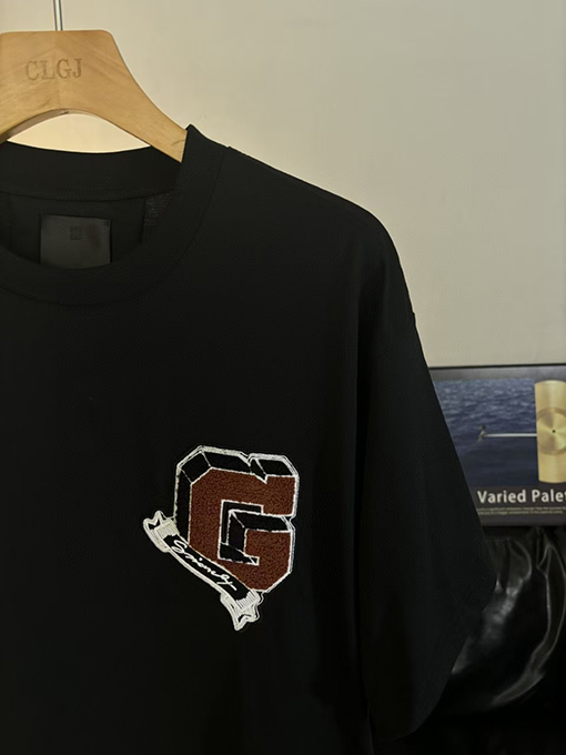 ジバンシイ 新しいCollegeラベリングTシャツ