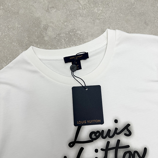 ルイヴィトンスーパーコピーネオンロゴ半袖Tシャツ