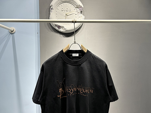 サンローランスーパーコピー新しい立体プリントTシャツ