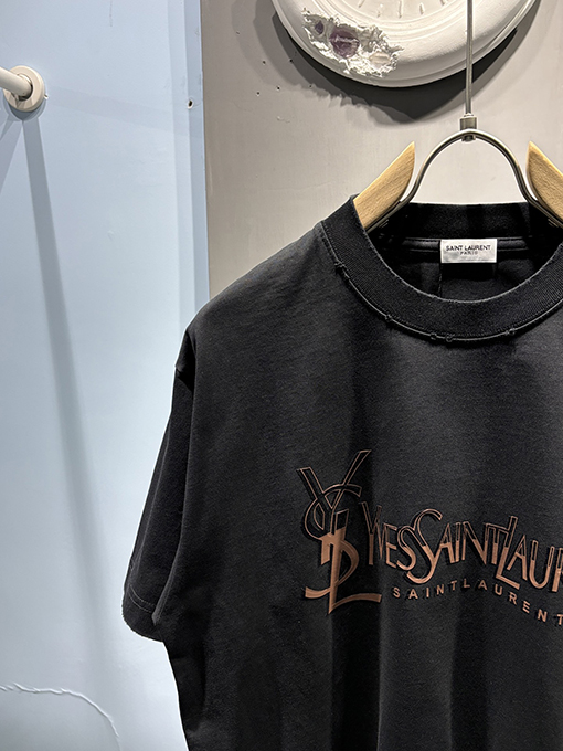 サンローランスーパーコピー新しい立体プリントTシャツ