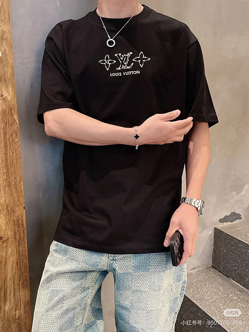 ルイヴィトン新しい刺繍ロゴ半袖Tシャツ