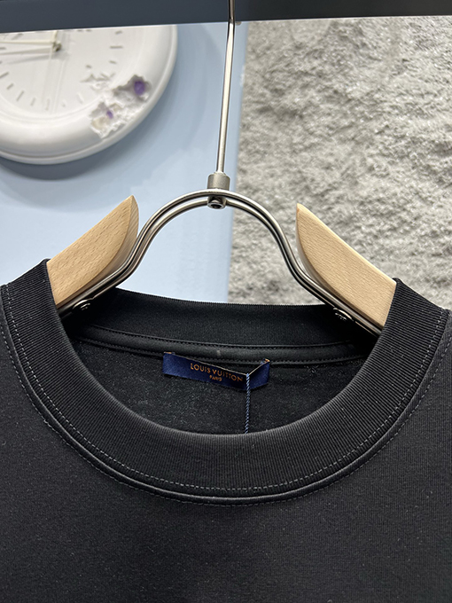 ルイヴィトン新しい刺繍ロゴ半袖Tシャツ