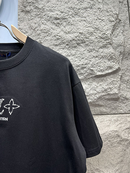 ルイヴィトン新しい刺繍ロゴ半袖Tシャツ
