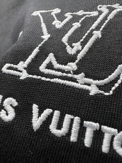 ルイヴィトン新しい刺繍ロゴ半袖Tシャツ