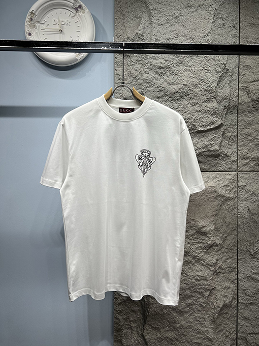 グッチ新しいベルボーイロゴ半袖Tシャツ