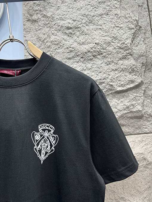 グッチ新しいベルボーイロゴ半袖Tシャツ