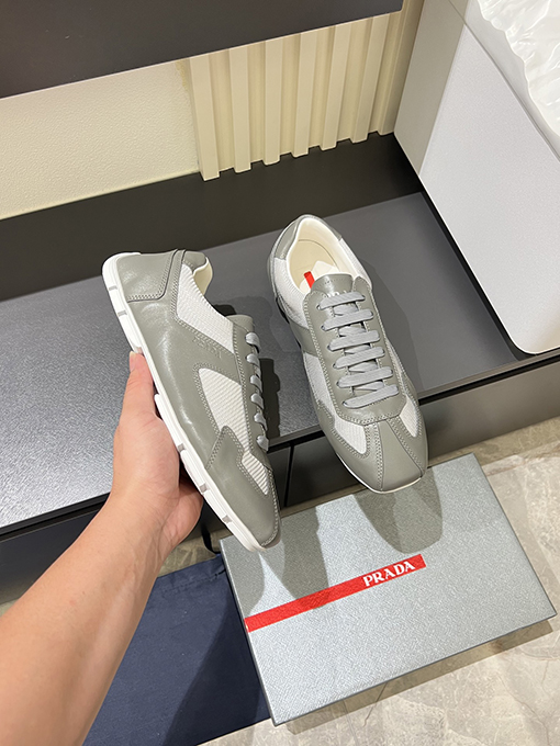プラダスーパーコピーメンズシンプルなファッションスニーカー