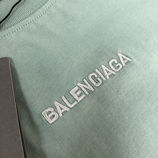 バレンシアガクルーネック半袖Tシャツ