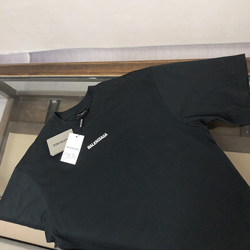 バレンシアガクルーネック半袖Tシャツ